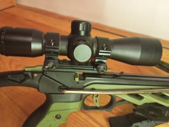 Kuše Aligator + Kušohled 4×32 + 12 šipek - 8