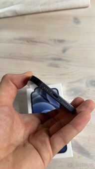 iPhone 12 128 GB v modré barvě - 8