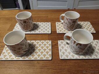 SADA DESIGNOVÝCH HRNKŮ NA KÁVU AMADEUS FRANCIE - 8