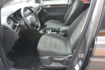 Volkswagen Touran 2.0TDi 110kW PANORAMANAVILED - 8