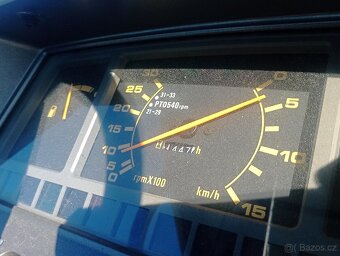 Iseki Geas 25 originální nakladačem - 8