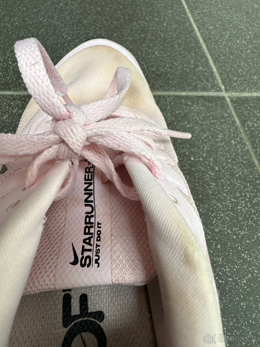 PRODÁM KVALITNÍ TENISKY NIKE, VELIKOST 36 - 9