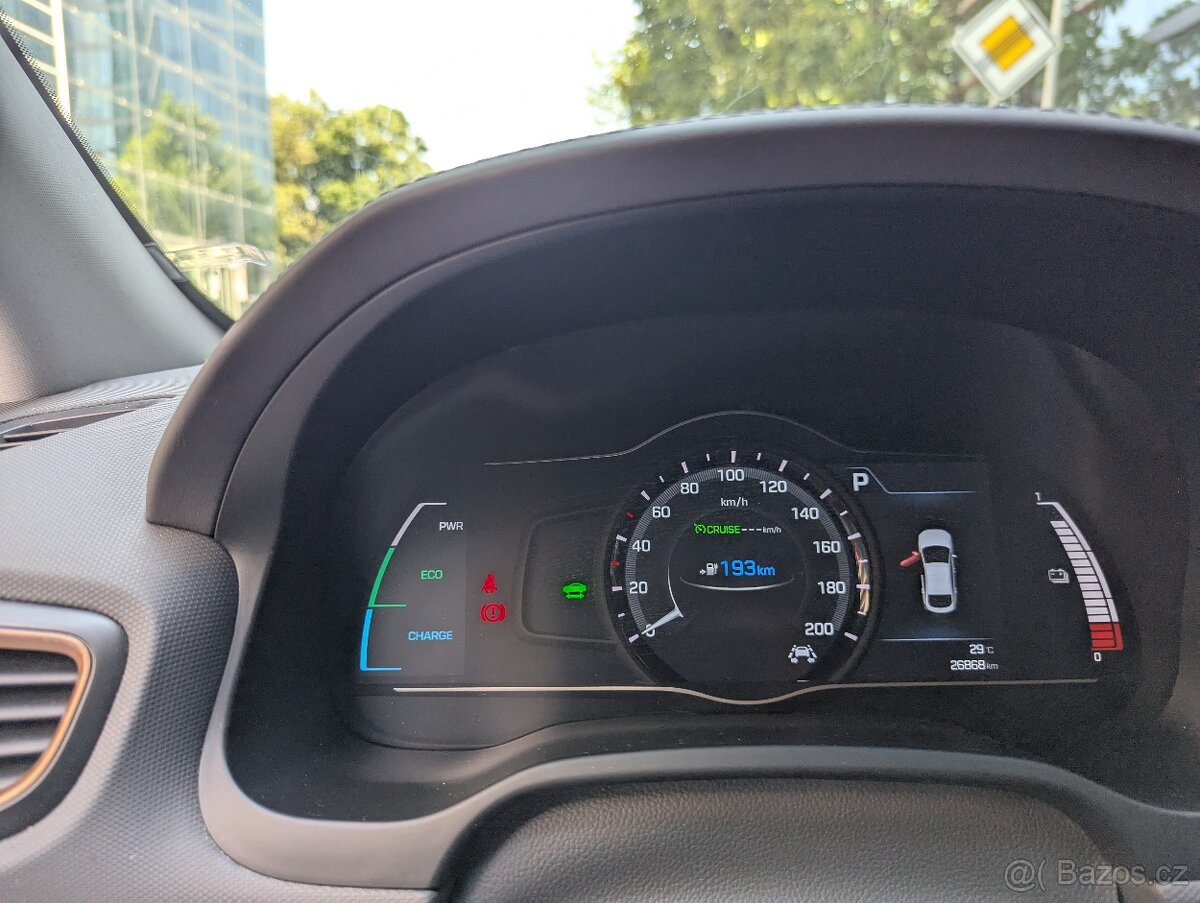 Hyundai IONIQ Electric EV PERMIUM – 27 000 km – TČ/ACC - 9