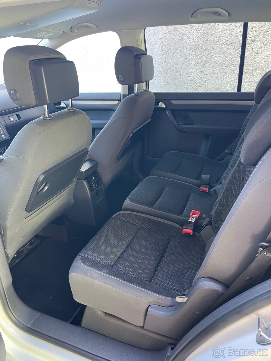 Volkswagen Touran 2.0 TDI DSG, 2015, automat, tažné, 5 míst - 9