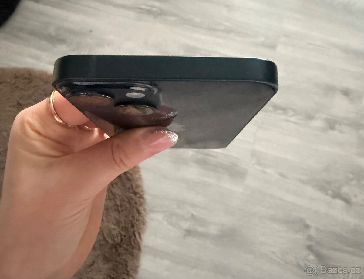 iPhone 14 a Apple Watch series 3 - 9