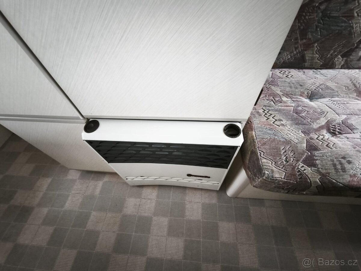 Burstner 390, solár, lehký karavan, nová STK, 100km/h - 9