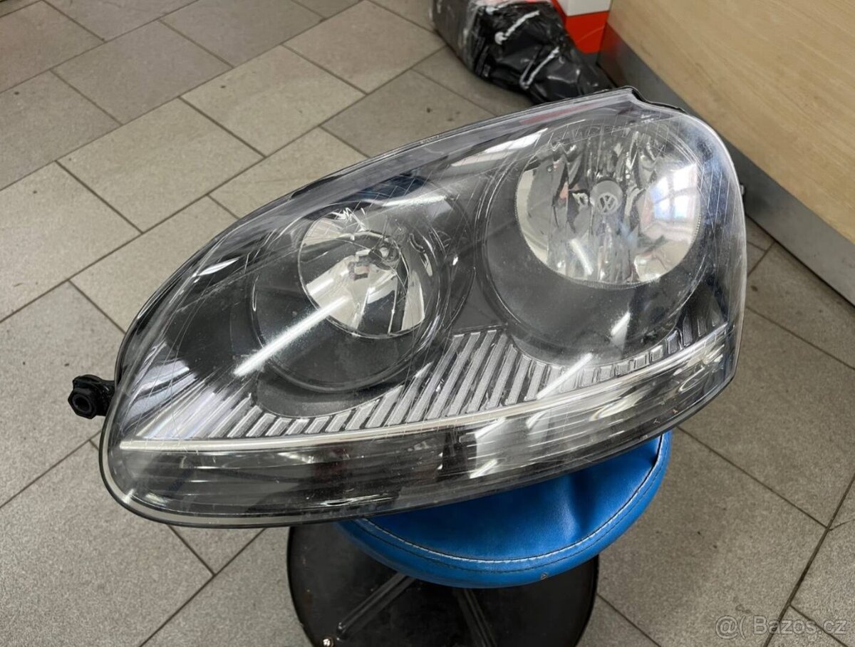 VW Golf V přední světlomety originál - 9