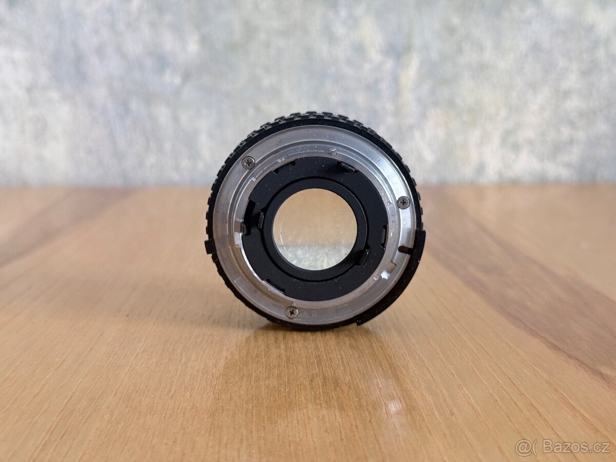 Filmová zrcadlovka NIKON EM + 50mm f1.8 + 28mm f2.8 - 9