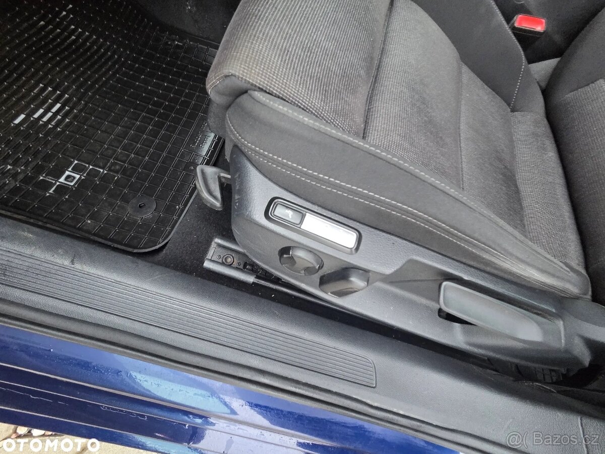 Volkswagen Passat Variant 2.0 TDI SCR BlueMotion Comfortline - 9