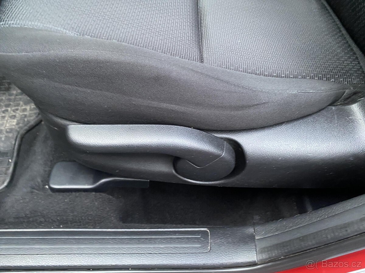 Mazda 3 1.6i , 77 kW benzín, 2009 - 9