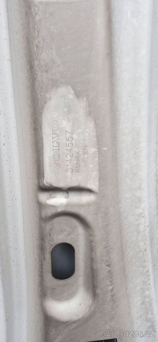 Kapota volvo xc60 xc 60 31424557 - 9