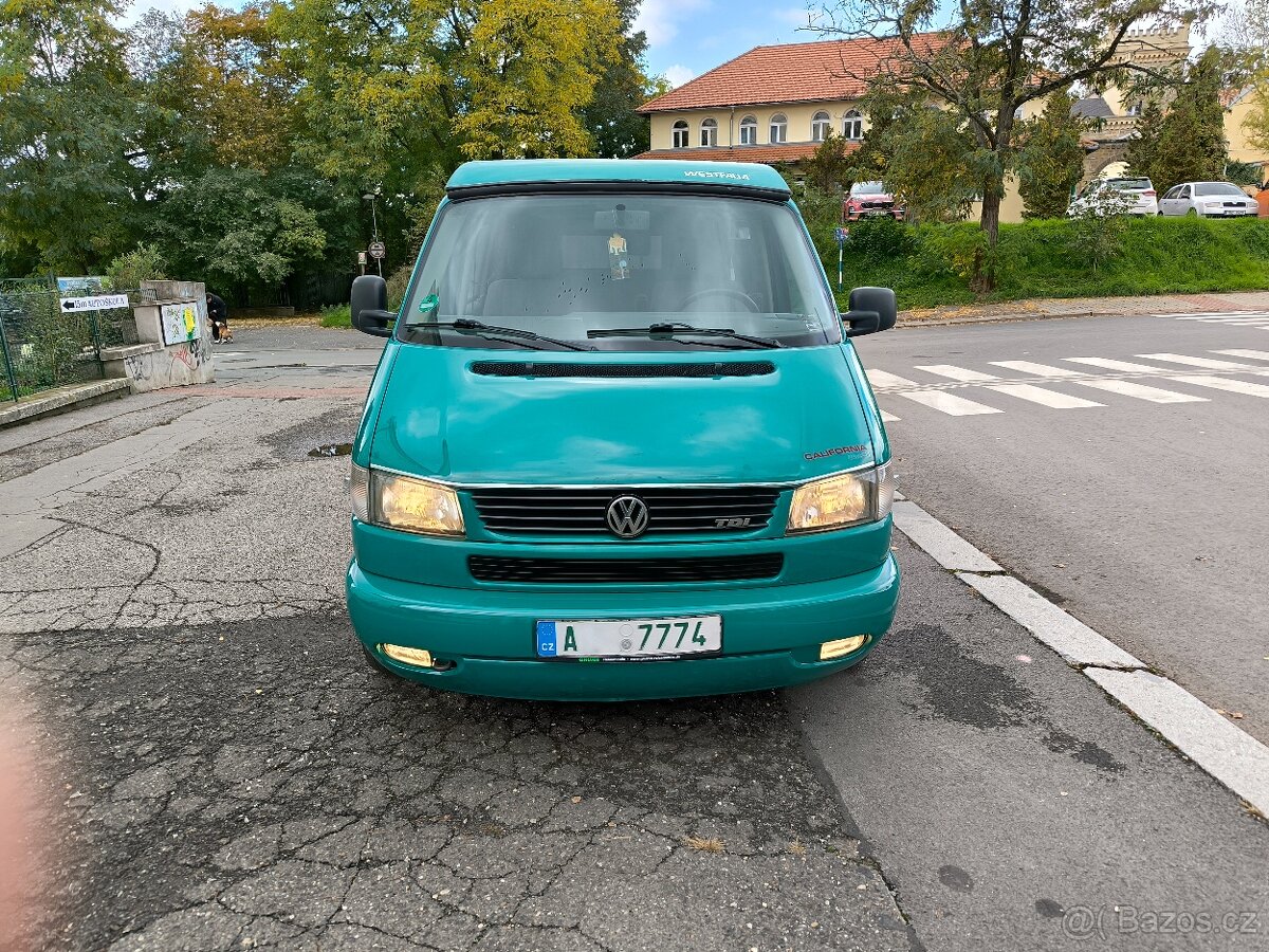 Obytné auto originál VW California 2,5TDi,tempomat - 9