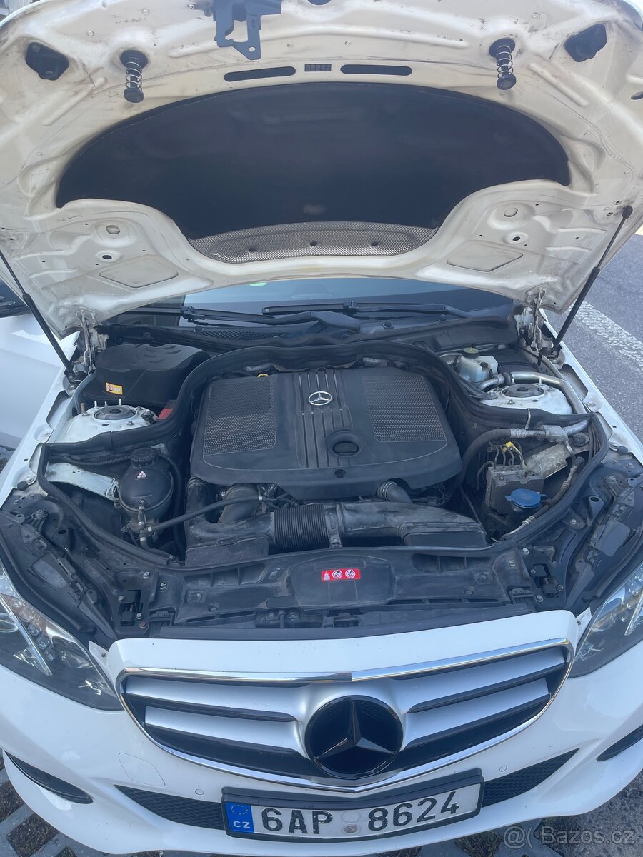 Mercedes E220 - 9