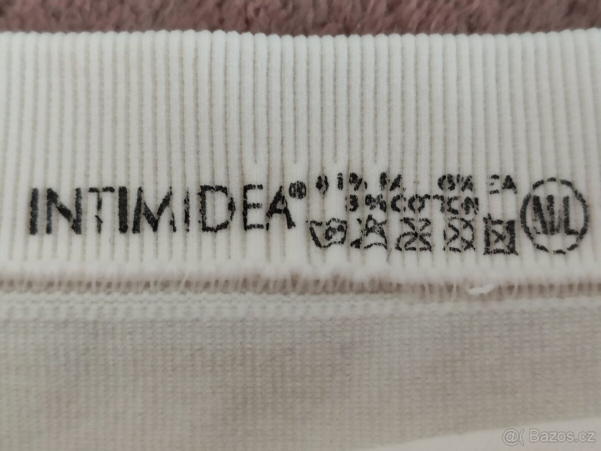 Kalhotky M - L kus 30,- - 9