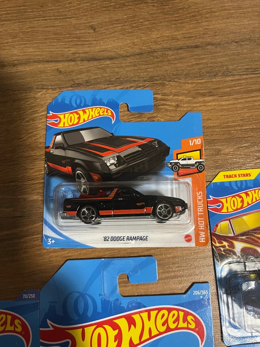 Hotwheels - 9