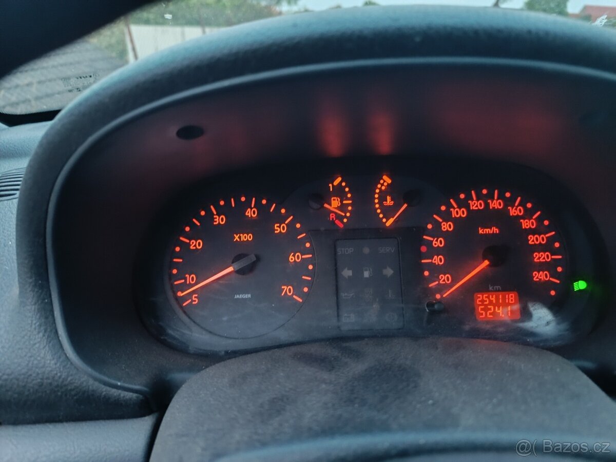 Renault Clio II - 9
