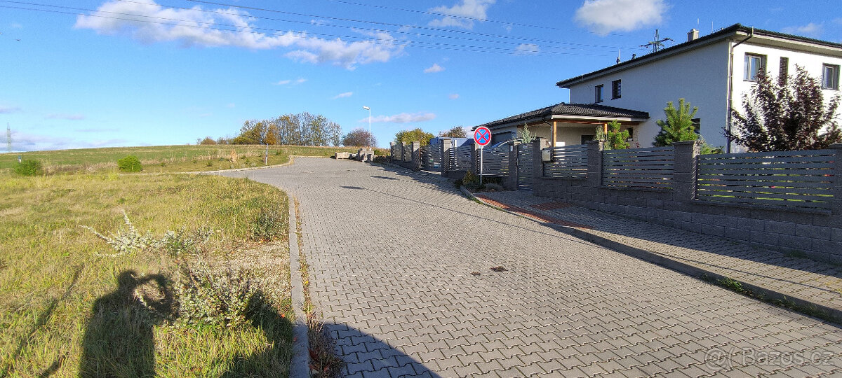 Prodej pozemku 1371m2 Červený Újezd - 9