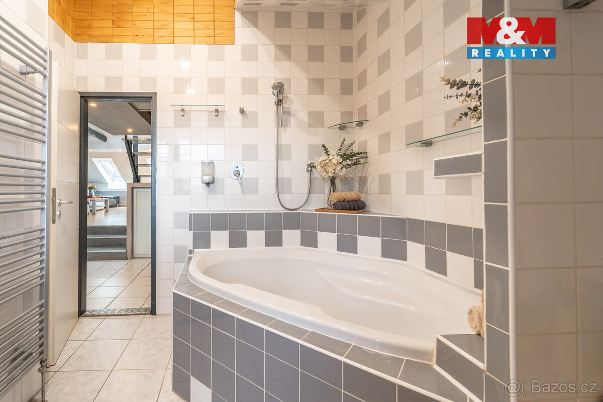 Prodej bytu 4+kk, 126 m², Praha, ul. Vltavská - 9