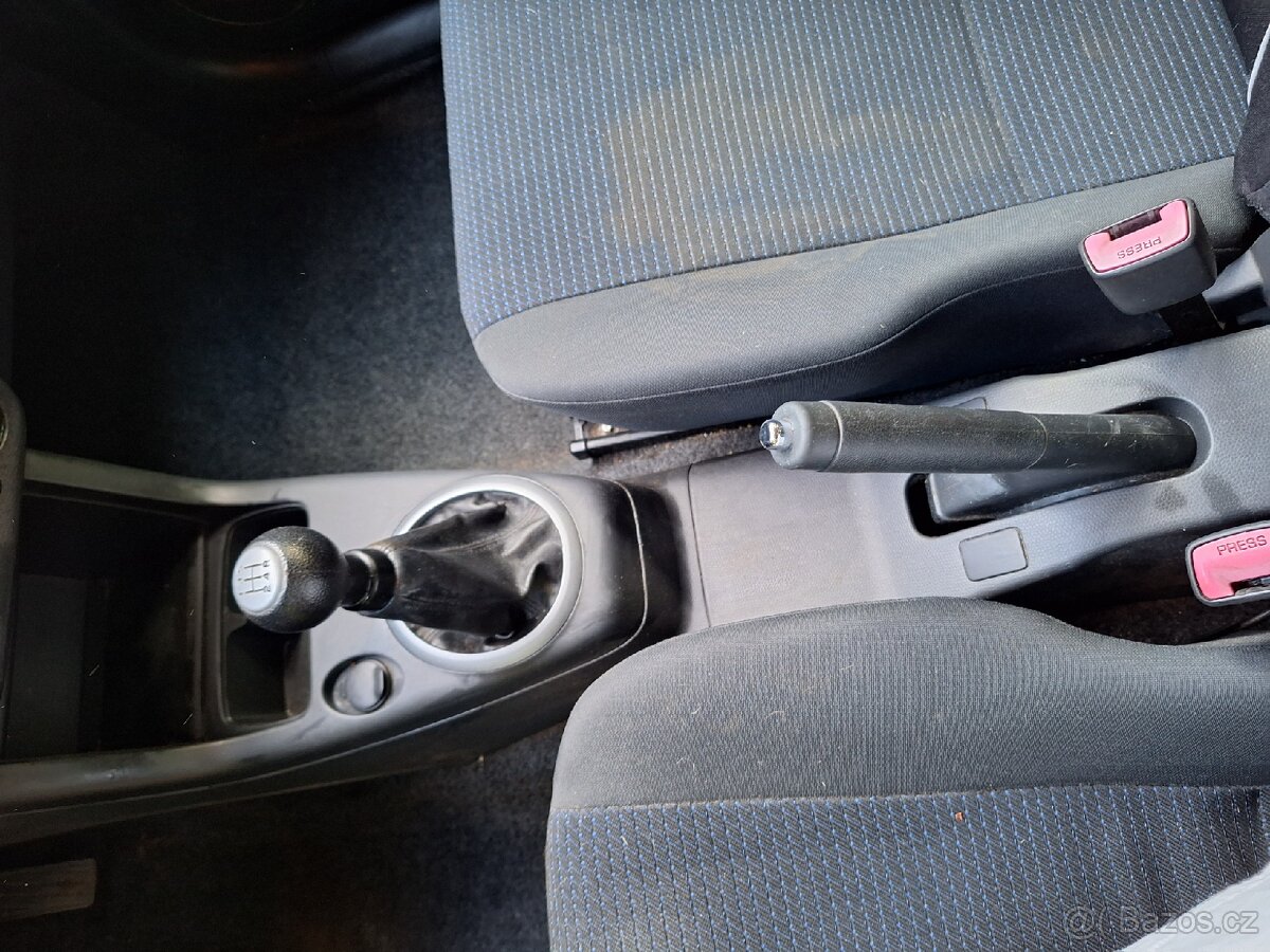 Prodám veškeré náhradní díly Suzuki swift 1.3 benzín - 9