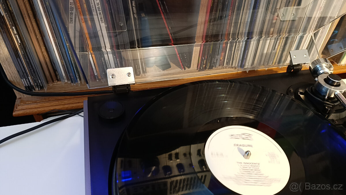 JVC JL-F50 Stereo Full Automatic Turntable (1977) - 9