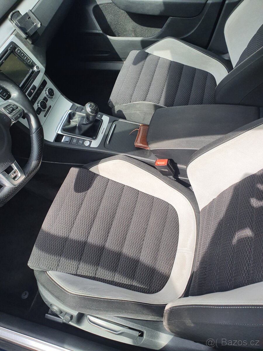 Volkswagen Passat B7 R-Line 2.0TDi 103 kw 4x4 - 9