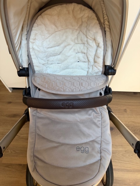 Kočárek Egg 2 set Platinum 9 v 1 Feather/Champagne - 9