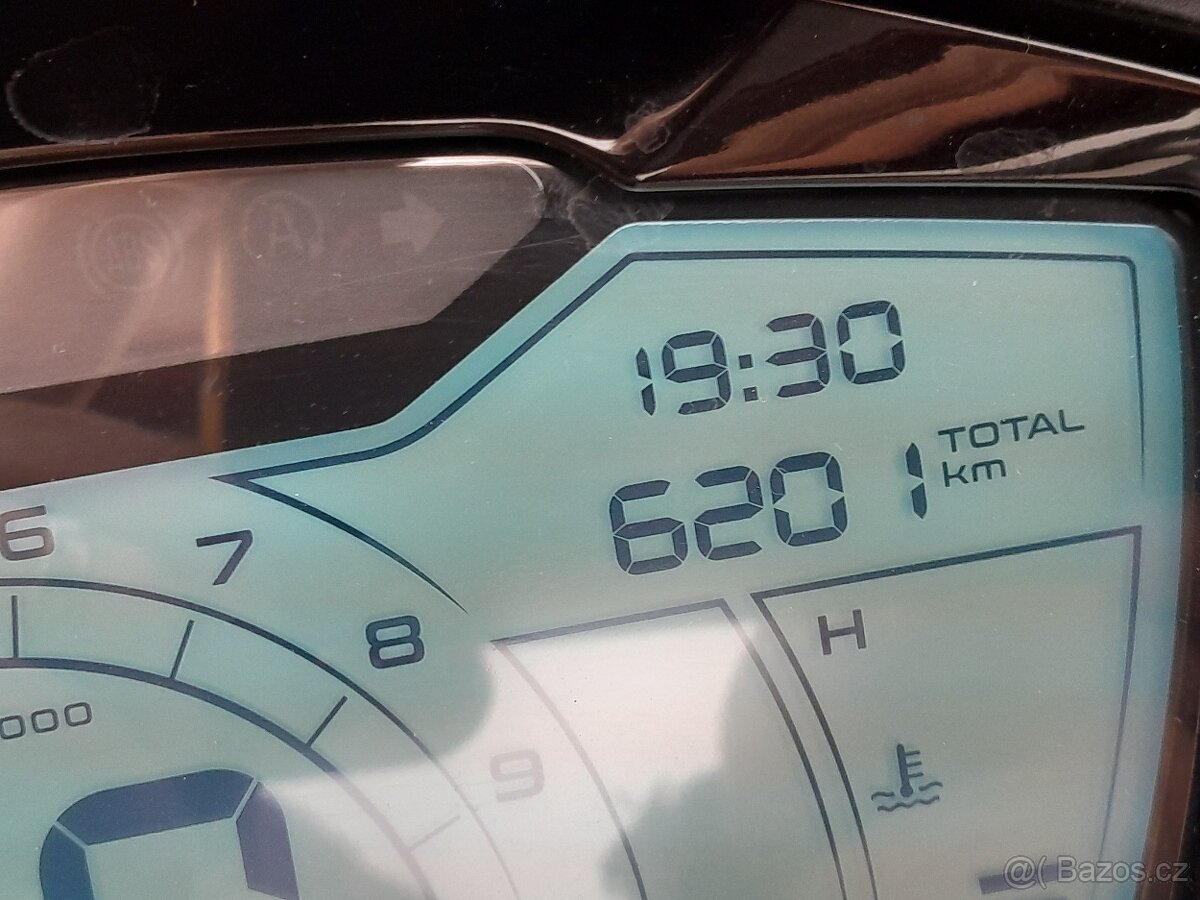 Piaggio Beverly 300 HPE, 2023, TOP stav, 6000km - 9