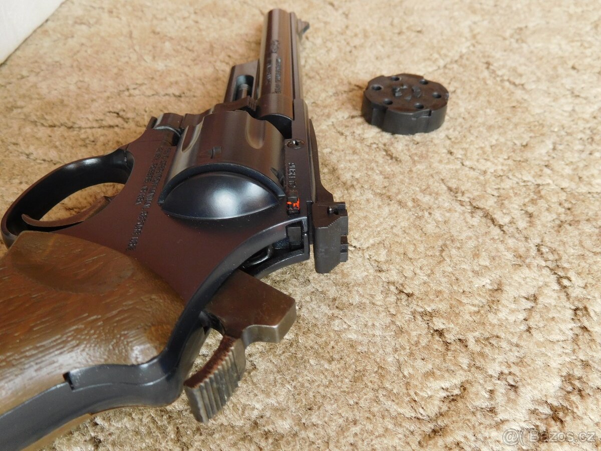 Pistolová vzduchovka Daysy - 9