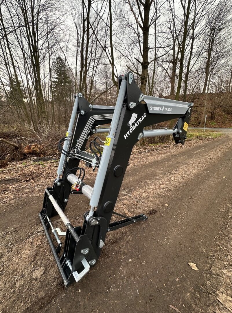 Čelní nakladač na traktor HYDRATRAC 1600 - 9