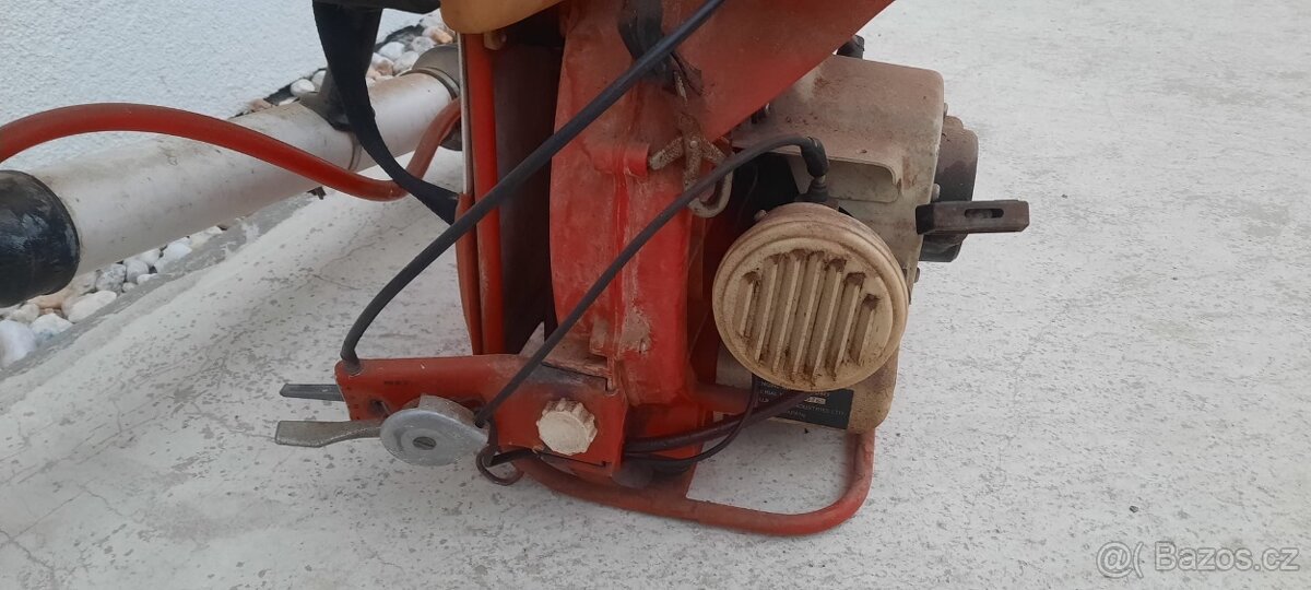 Benzínový postřikovač - 9