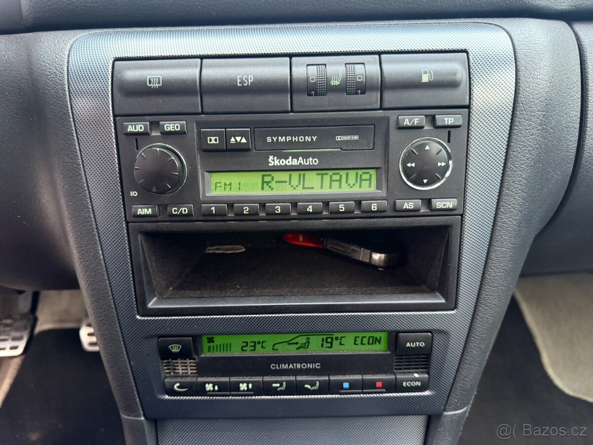 Škoda OCTAVIA RS 1.8T XENON TEMPOMAT 2004 - 9