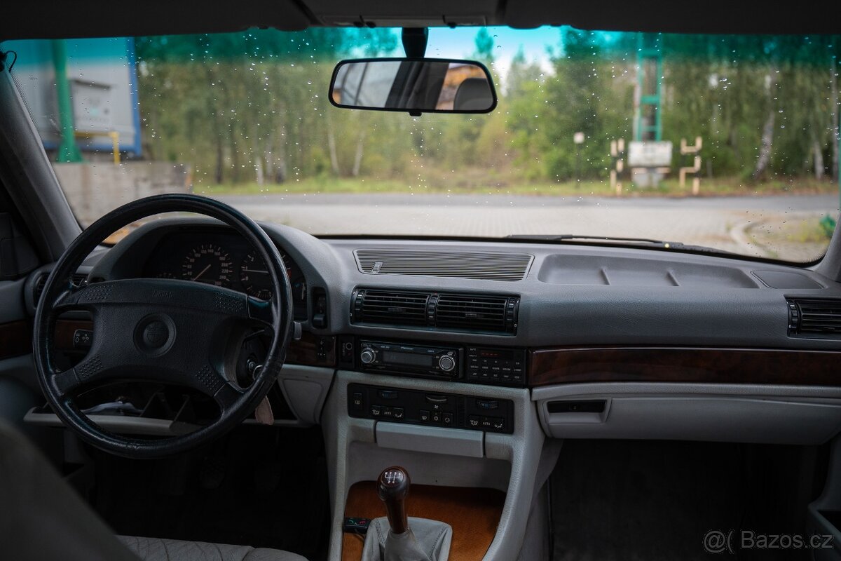 BMW E32 735i - 9