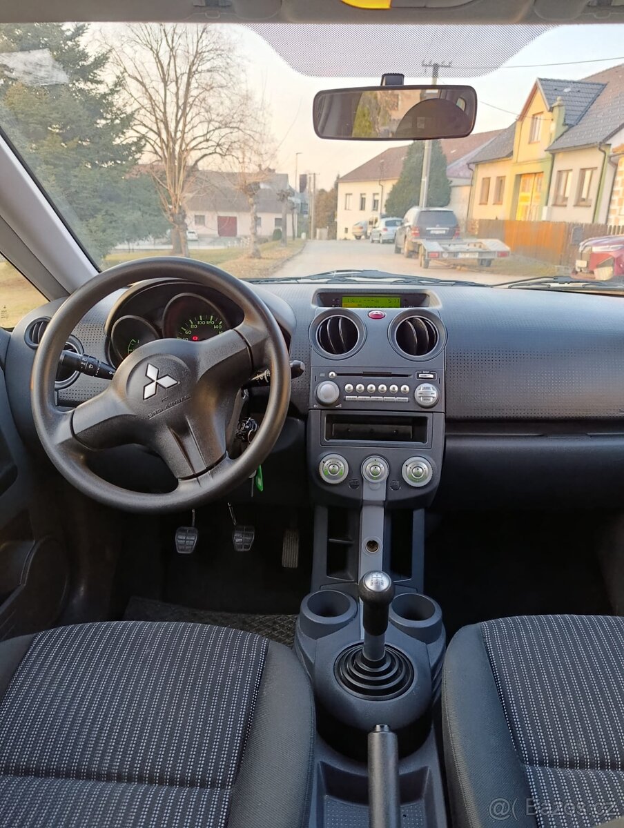 Mitsubishi Colt - 9