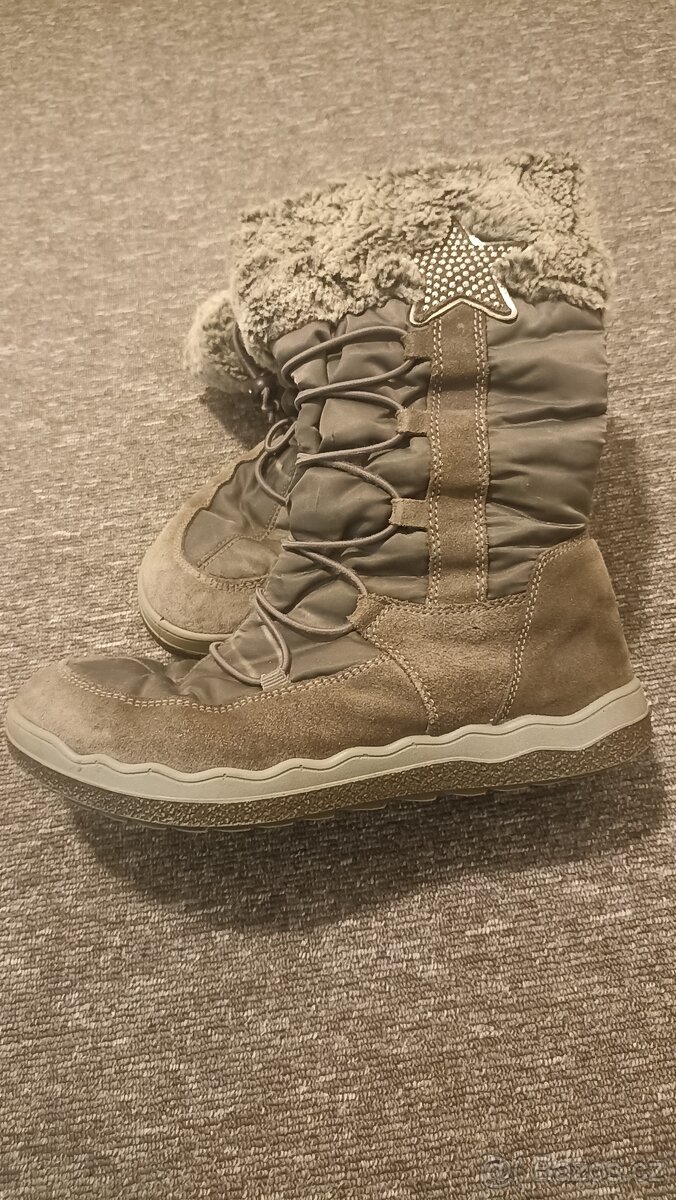 Dívčí sněhule, 39 - 9