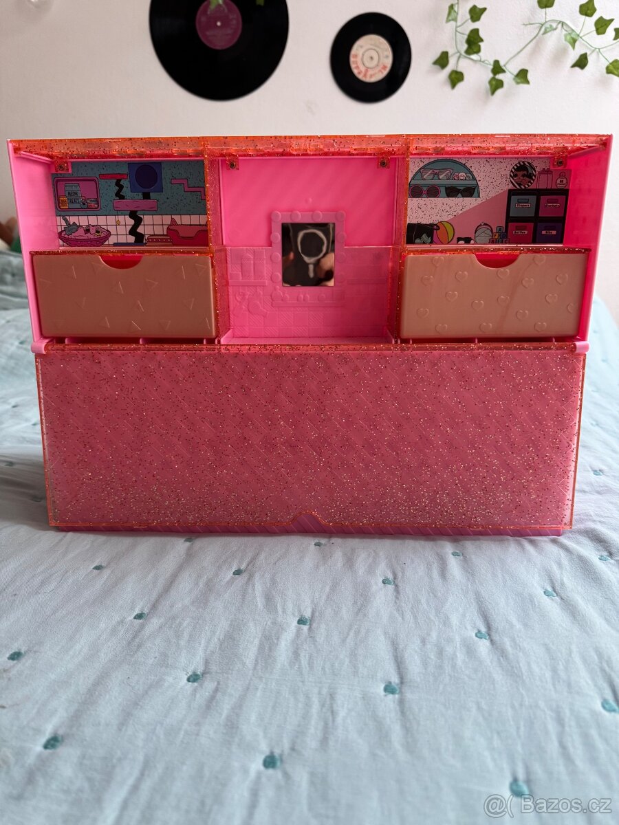 LOL Surprise polička a domeček na hraní - 9