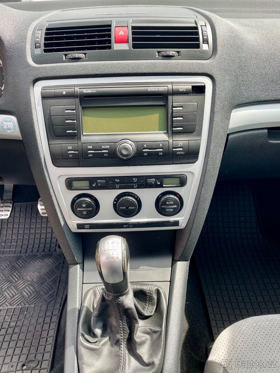 Škoda Octavia RS,TURBO 2.0FSI-147kw,r.v2007,pěkný stav. - 9