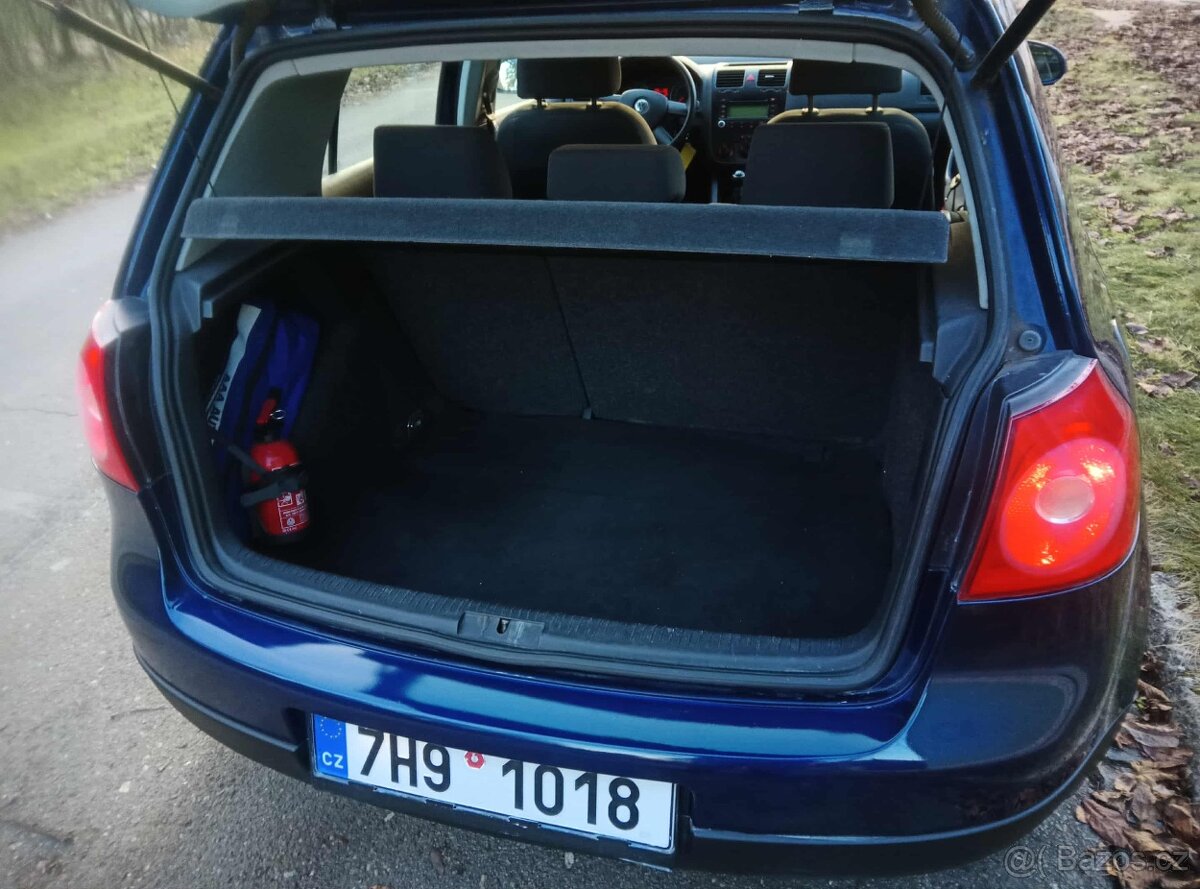 VW GOLF V 1.4 55 kW Benzín - 9
