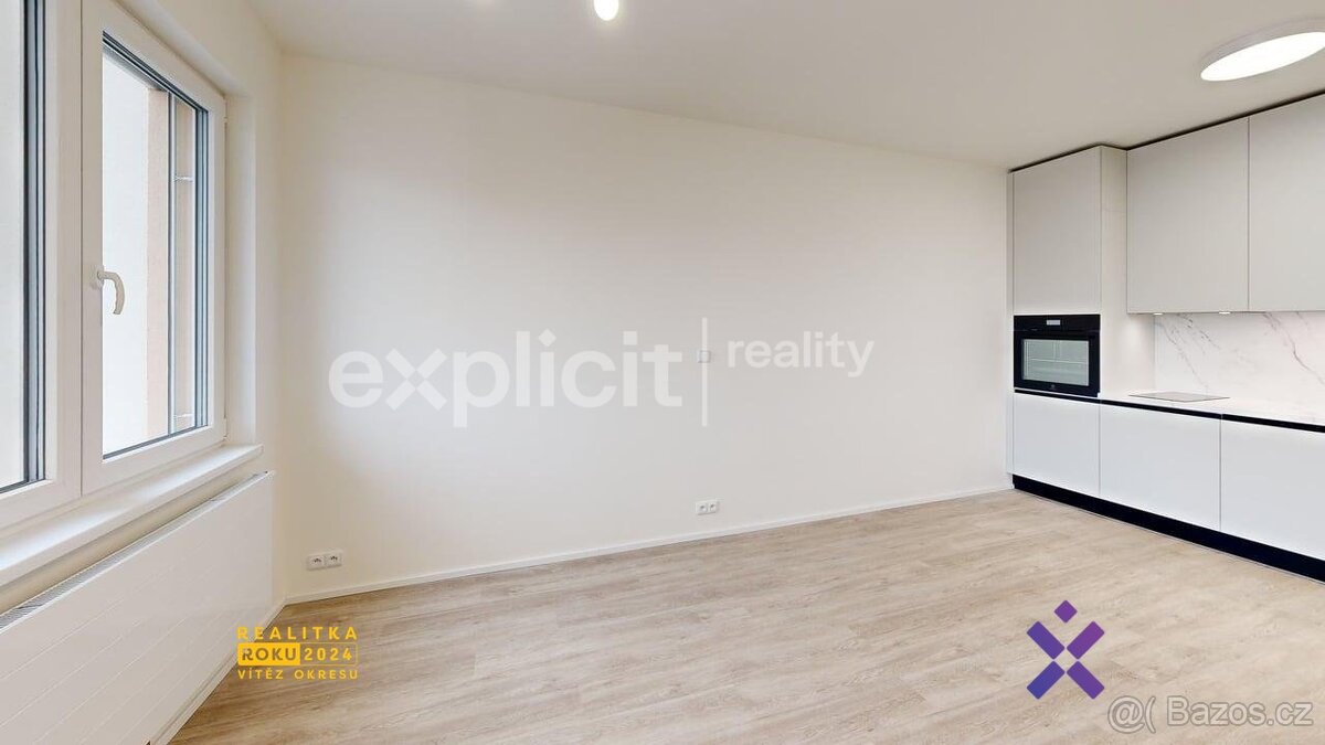 Pronájem bytu 1+kk 33,5 m² s garážovým stáním, Nad Stráněmi - 9