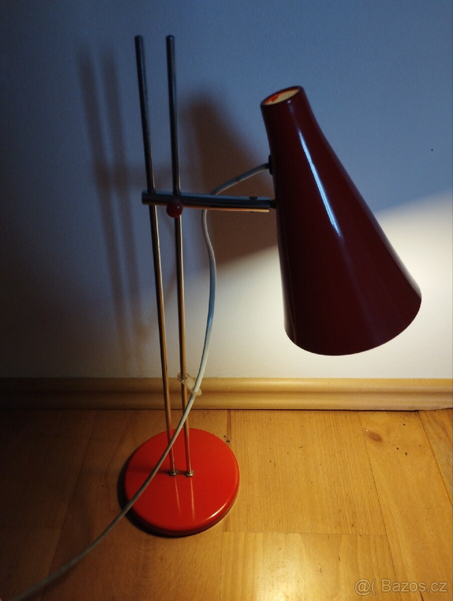 Červená retro lampička Lidokov - 9