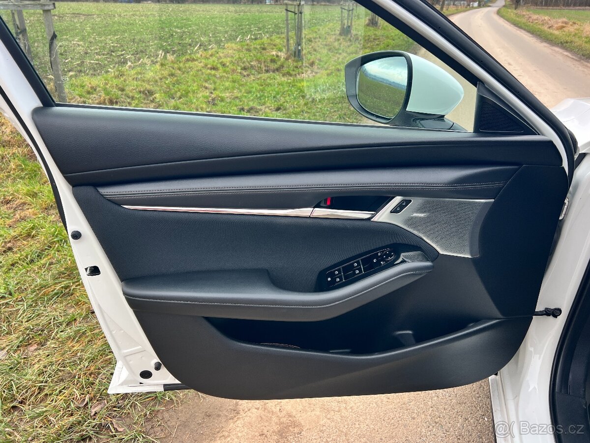 ► MAZDA 3 2.0i 90KW SPORTS G122 BOSE-LED-ACC-KAMERA - 9