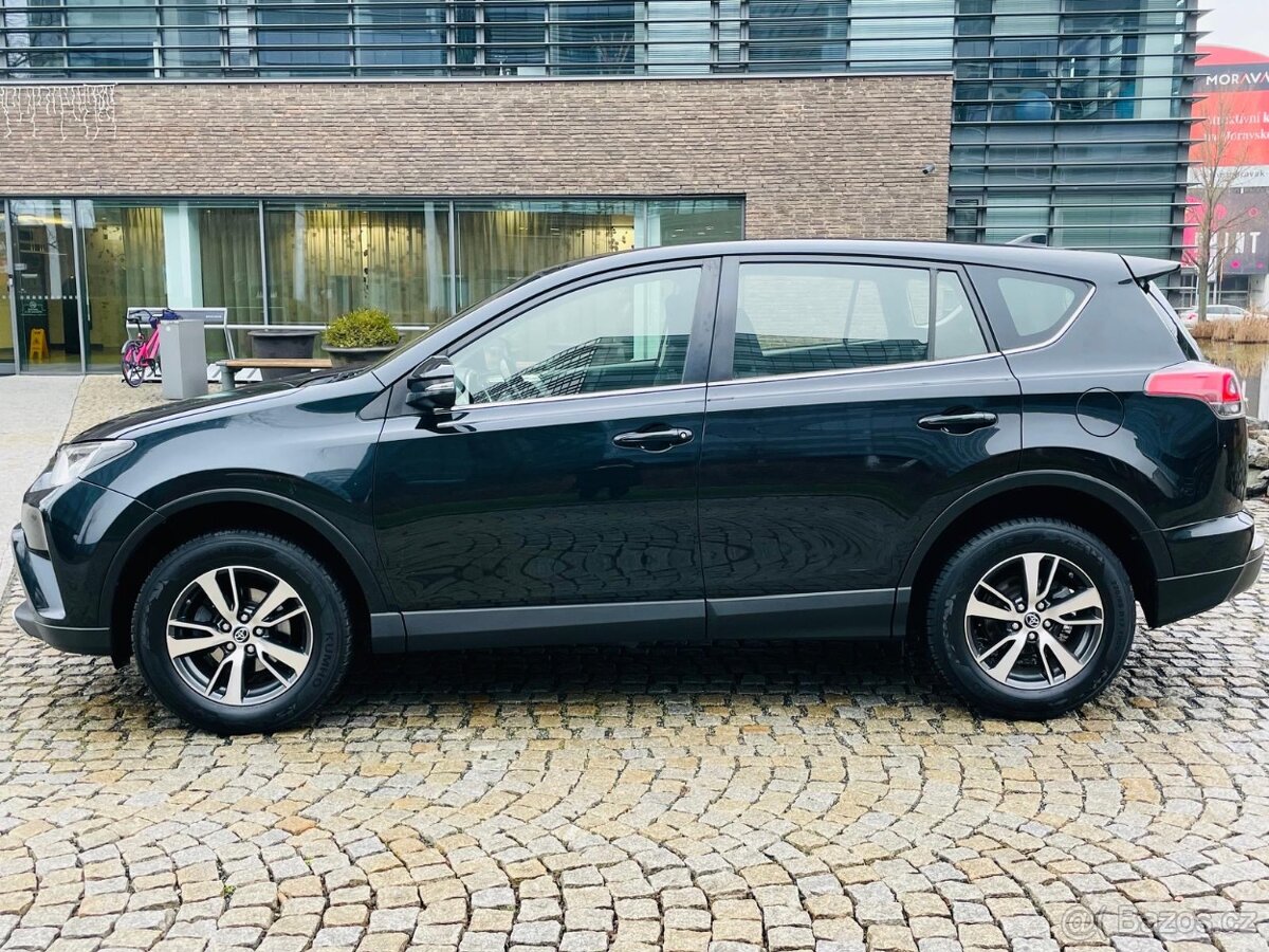 Toyota Rav4 2.0D 105KW MANUÁL 1.MAJITEL KAMERA TAŽNÉ 2WD - 9