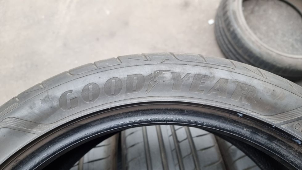 Letní pneu 215/45/18 Good Year - 9