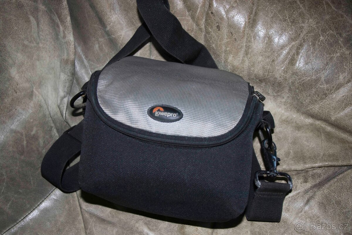 Olympus 8080WZ s příslušenstvím - 9