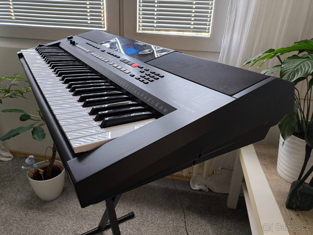 Klávesový nástroj Yamaha PSR e433 skvělý stav - 9