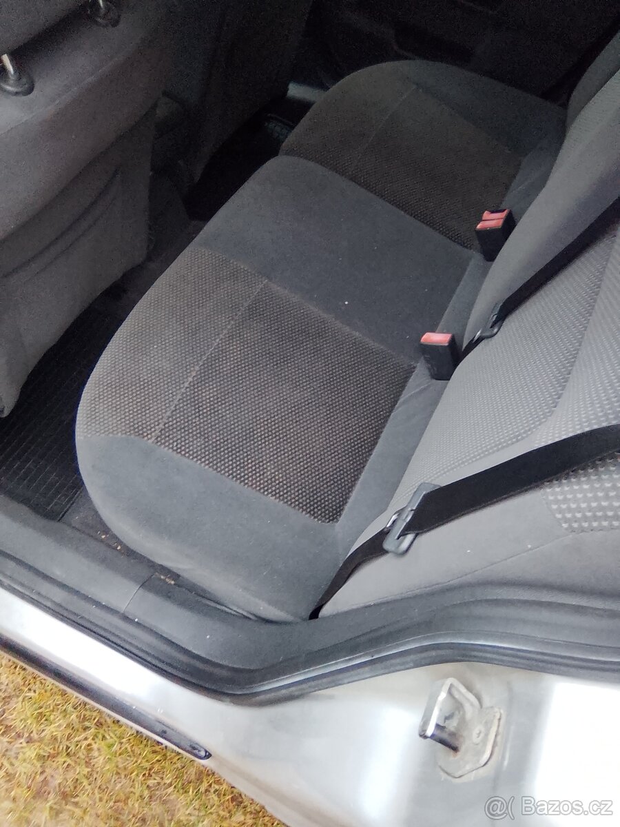 Opel ASTRA kombi - 9