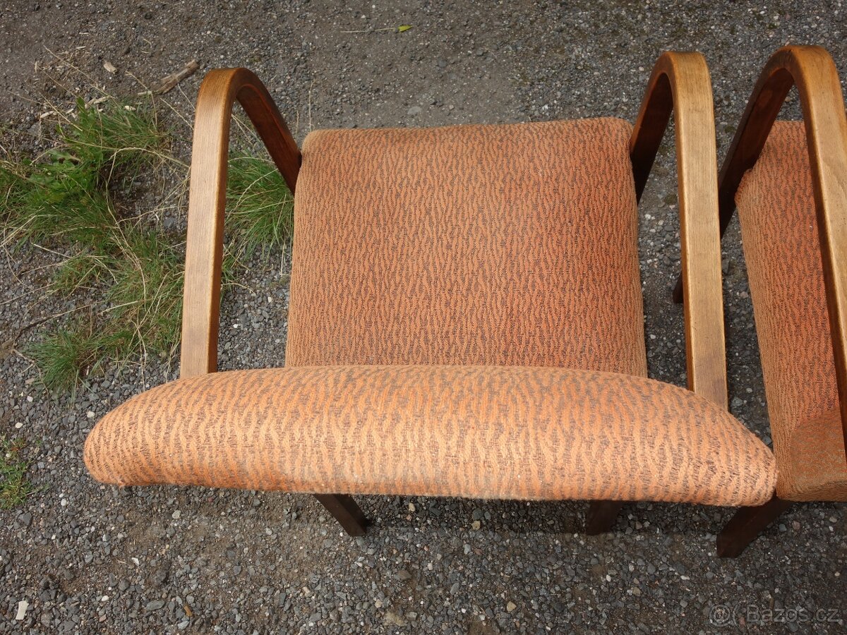 Dvě křesla, cena je dohromady - 9