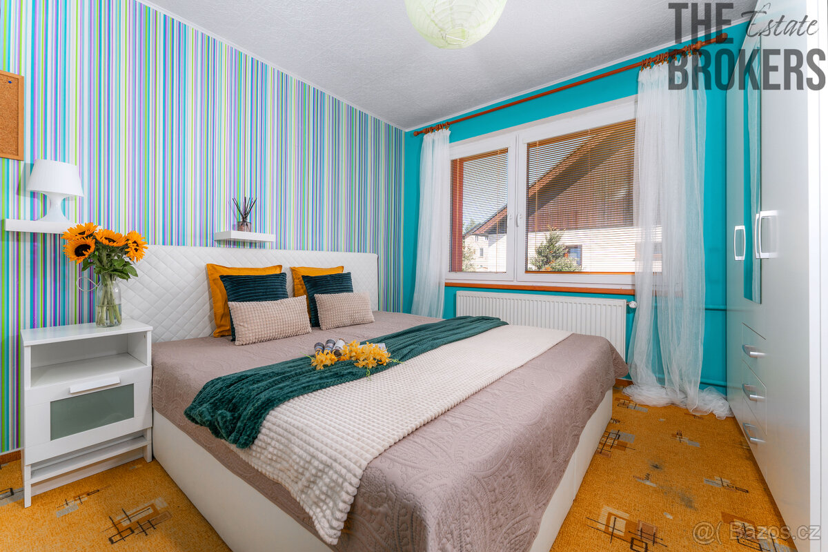 Prodej rodinného domu, celková užitná plocha 187 m², pozemek - 9