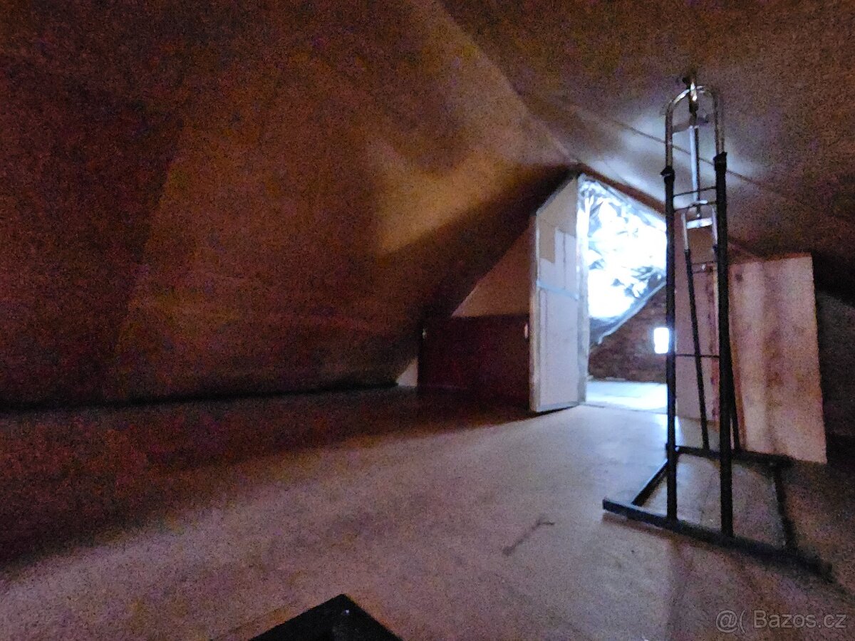 Dům, 4+1, 2 koupelny - 9