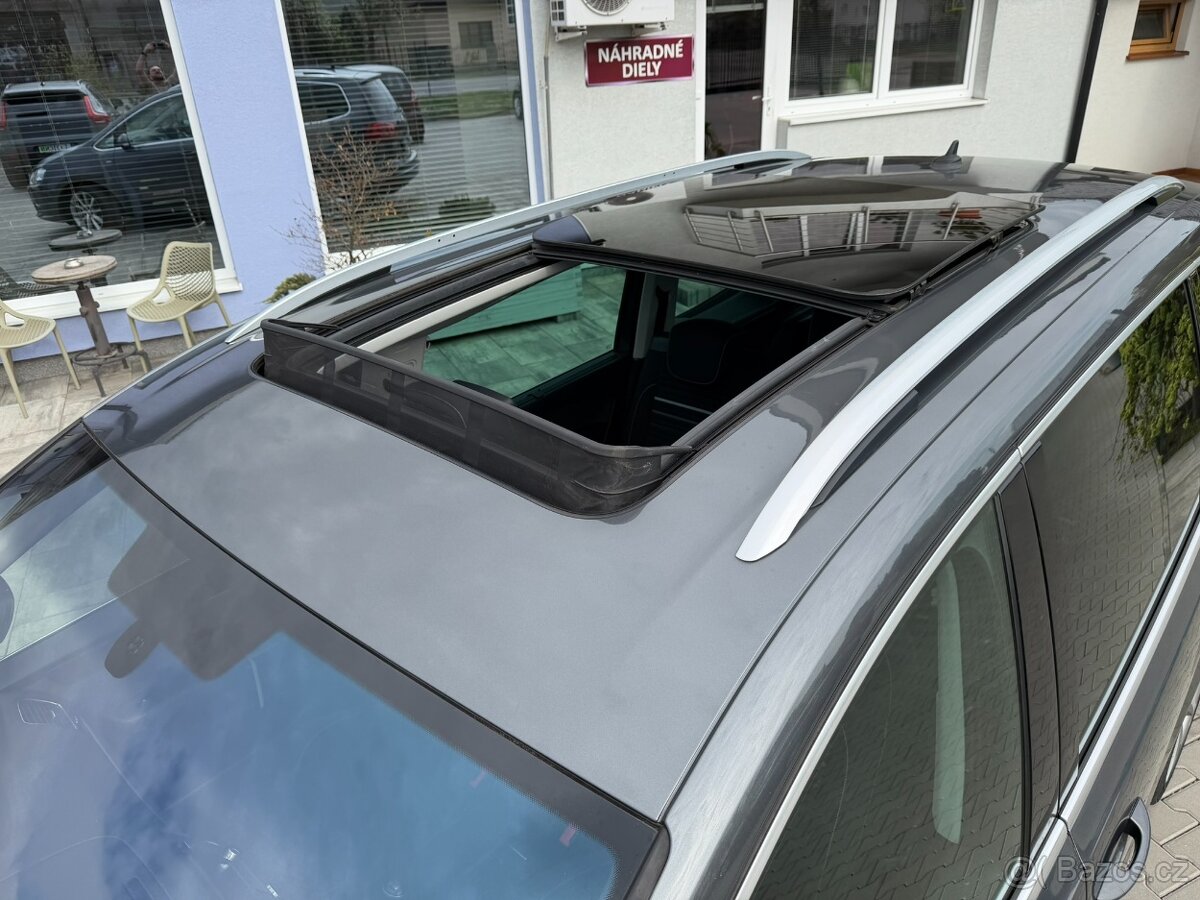 Volkswagen Sharan 2.0 TDI BMT CUP 4MOTION - 9