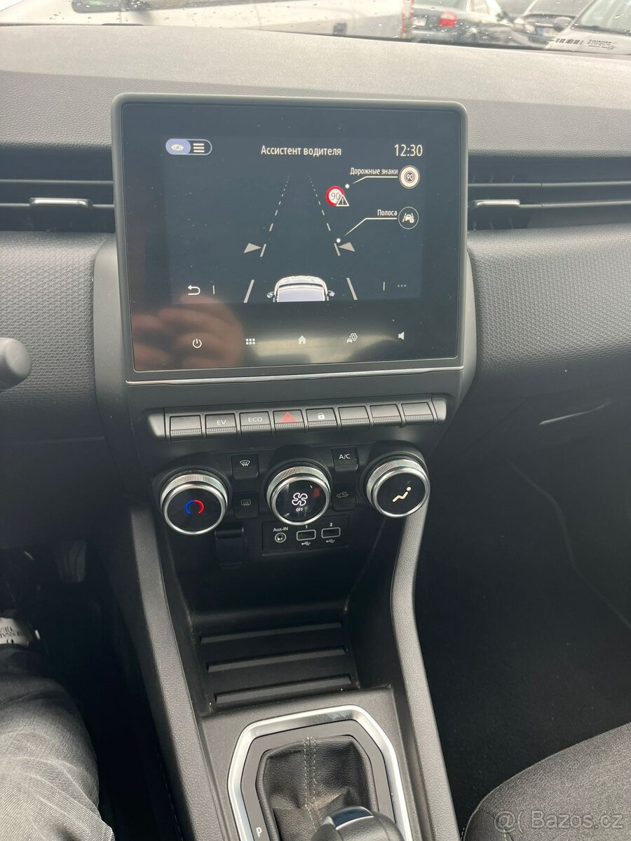 Renault Clio 1.6 E-TECH Hybrid - 9